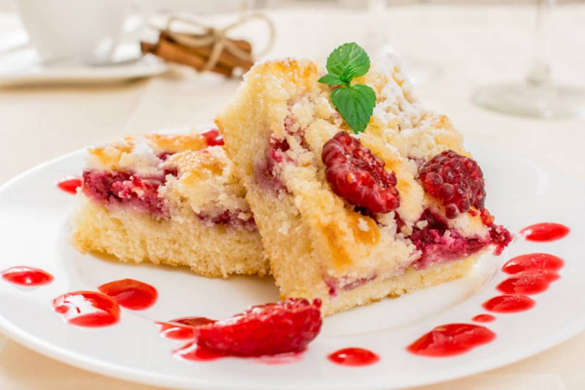 Ciasto drożdżowe z malinami i z kruszonką
