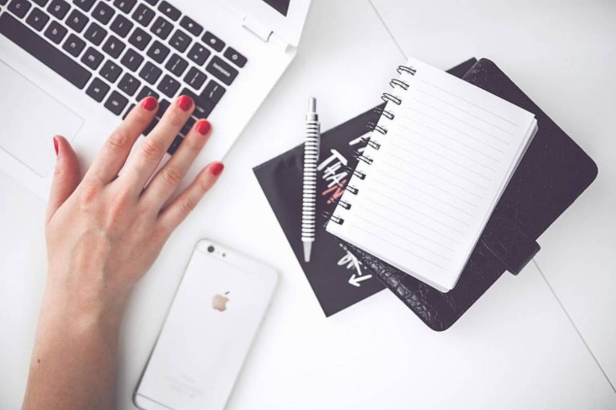 workspace-766045_640