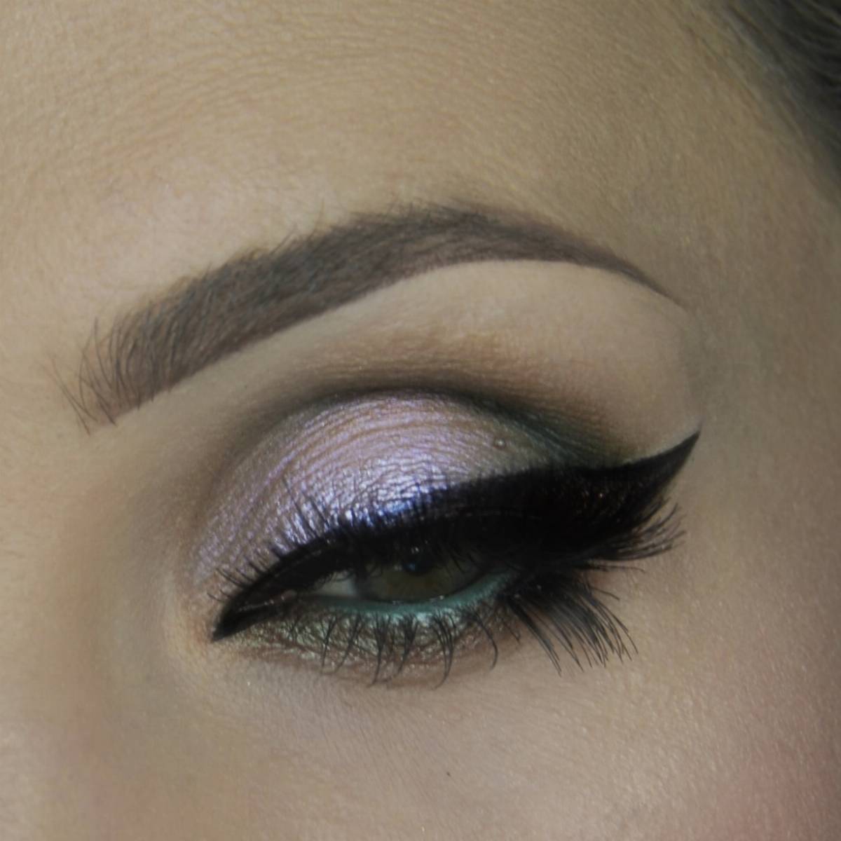 Elegancki makijaż na wyjście - krok po kroku 10