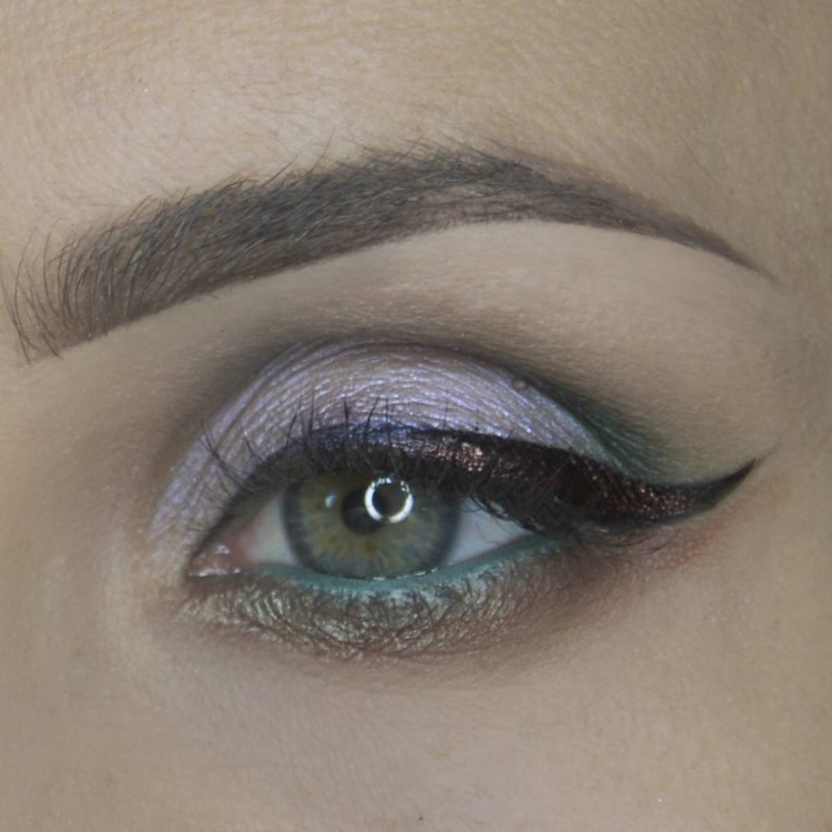 Elegancki makijaż na wyjście - krok po kroku 8