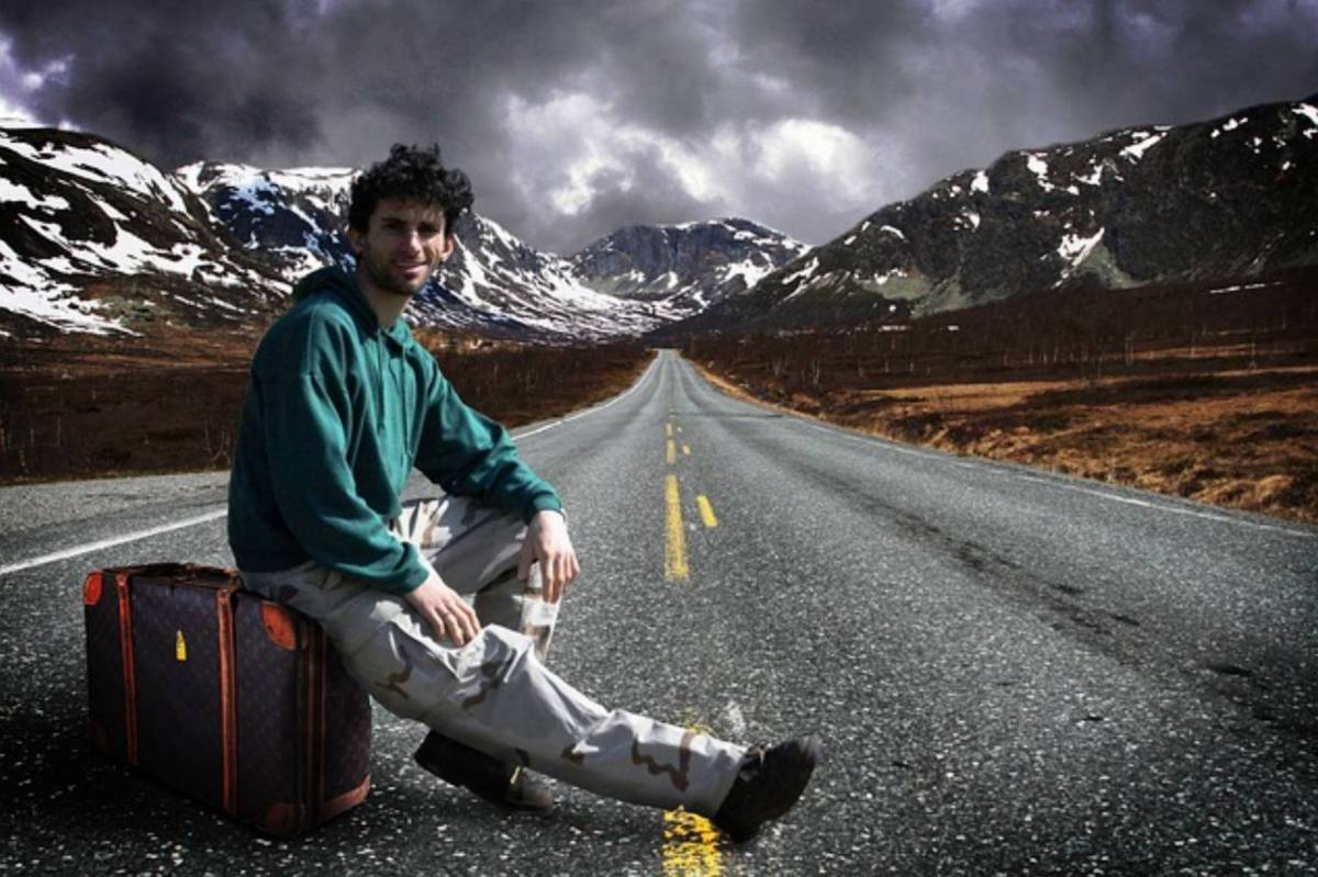 hitchhiker-706505_640