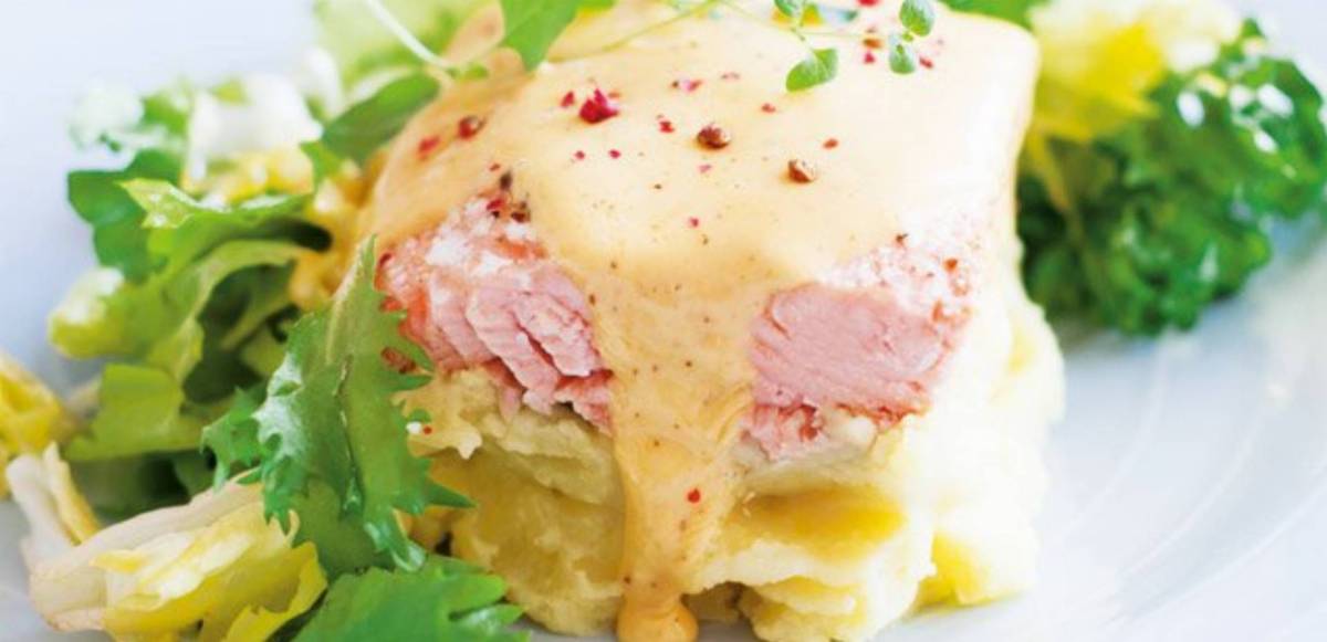 losoś z sosem holenderskim