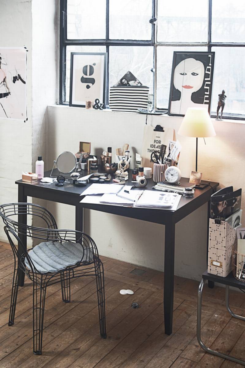 make-up writing desk_before