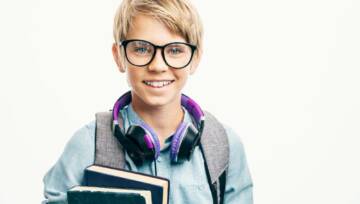 Uczeń w okularach