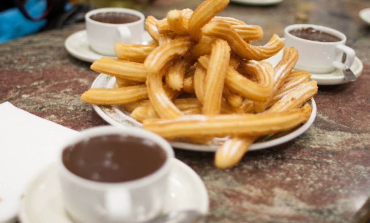 Hiszpańskie churros con chocolate