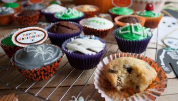 Szybkie halloweenowe muffinki z pomarańczą i śliwką kalifornijską