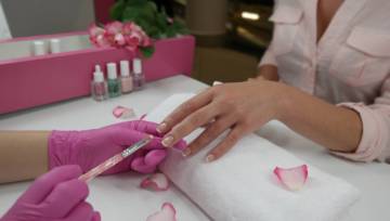 Manicure japoński na czym polega? Tutorial krok po kroku od eksperta