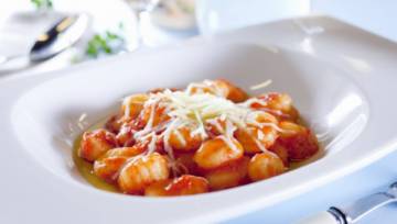 Włoskie kopytka ziemniaczane z pomidorami – GNOCCHI