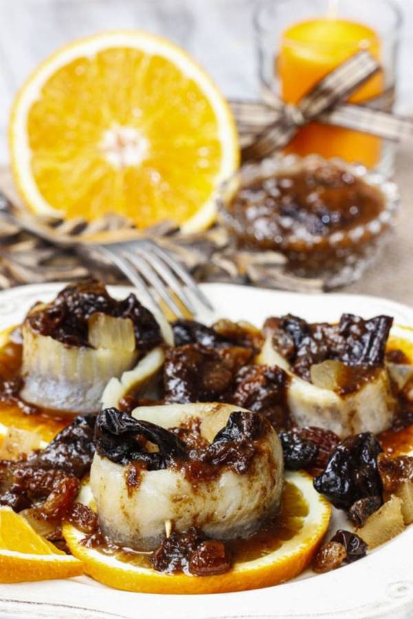 Śledzie z bakaliami