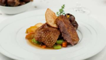 Pieczona gęś z kasztanami (lub jabłkami)