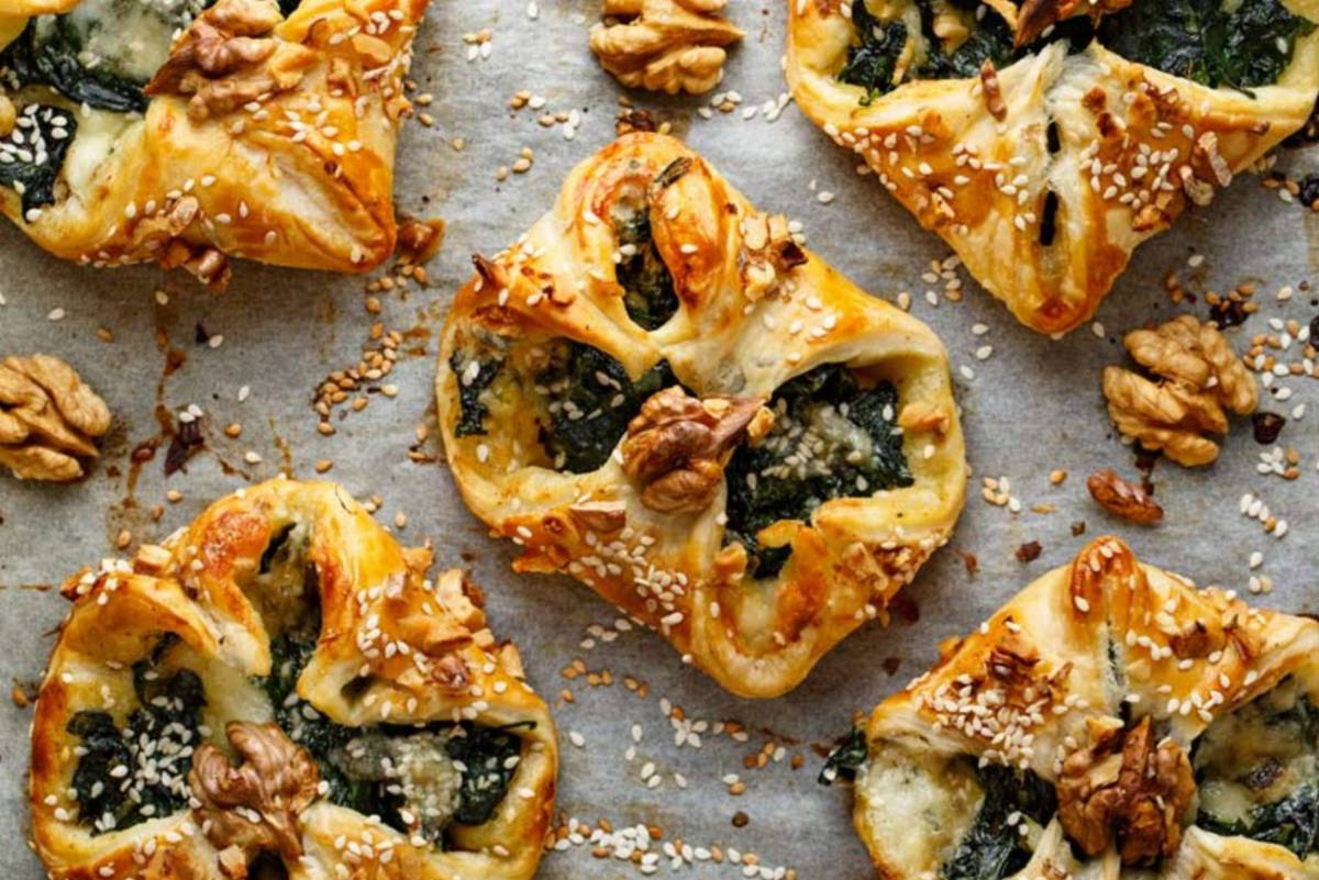 Francuskie sakiewki ze szpinakiem i orzechami 