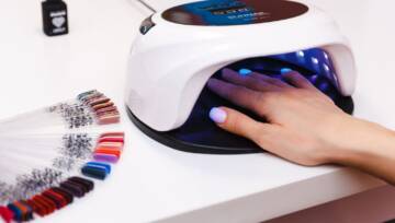 paznokcie hybrydowe lampa