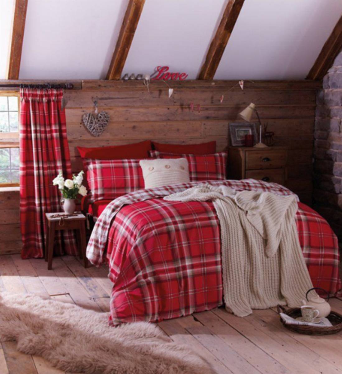 Posciel_British_Home