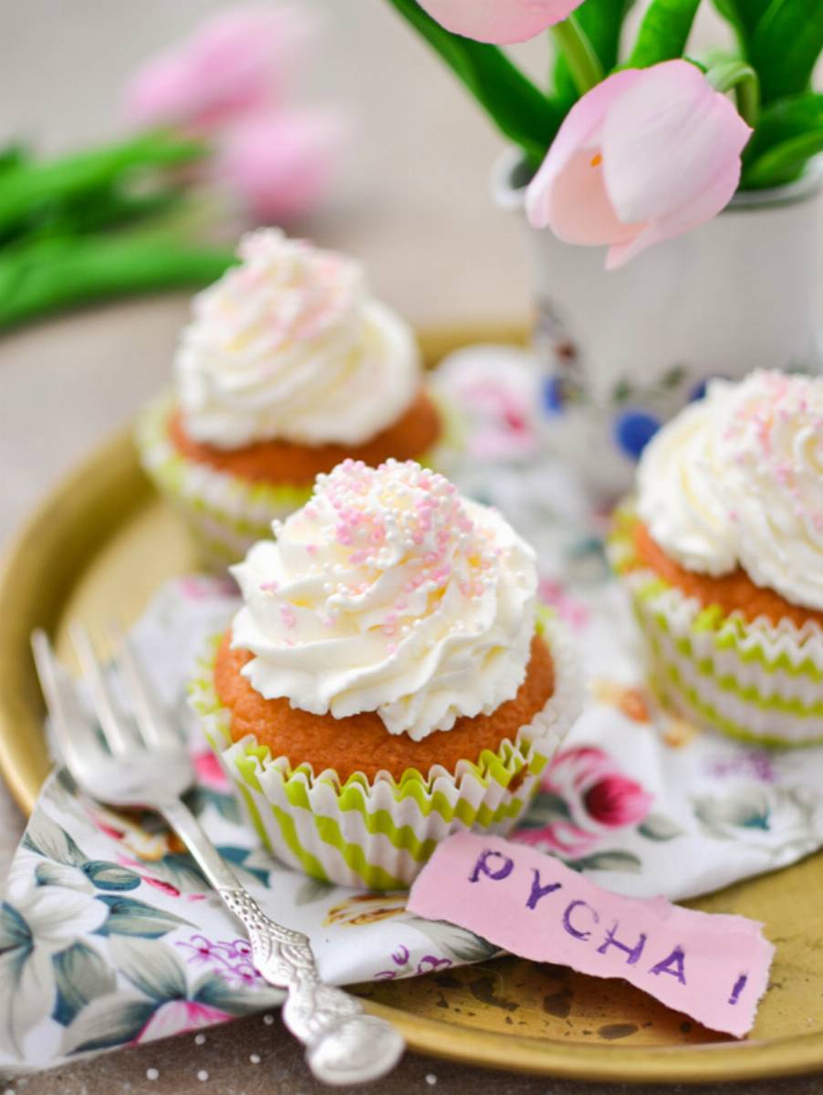 cytrynowe_muffinki_z_serowa_pianką