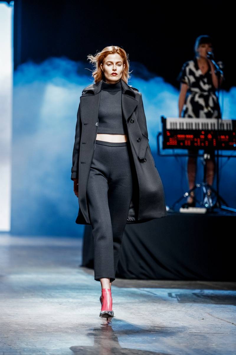 FEMESTAGE Eva Minge AW 16-17 Fashion Week Poland fot. Michał Szlaga (2)