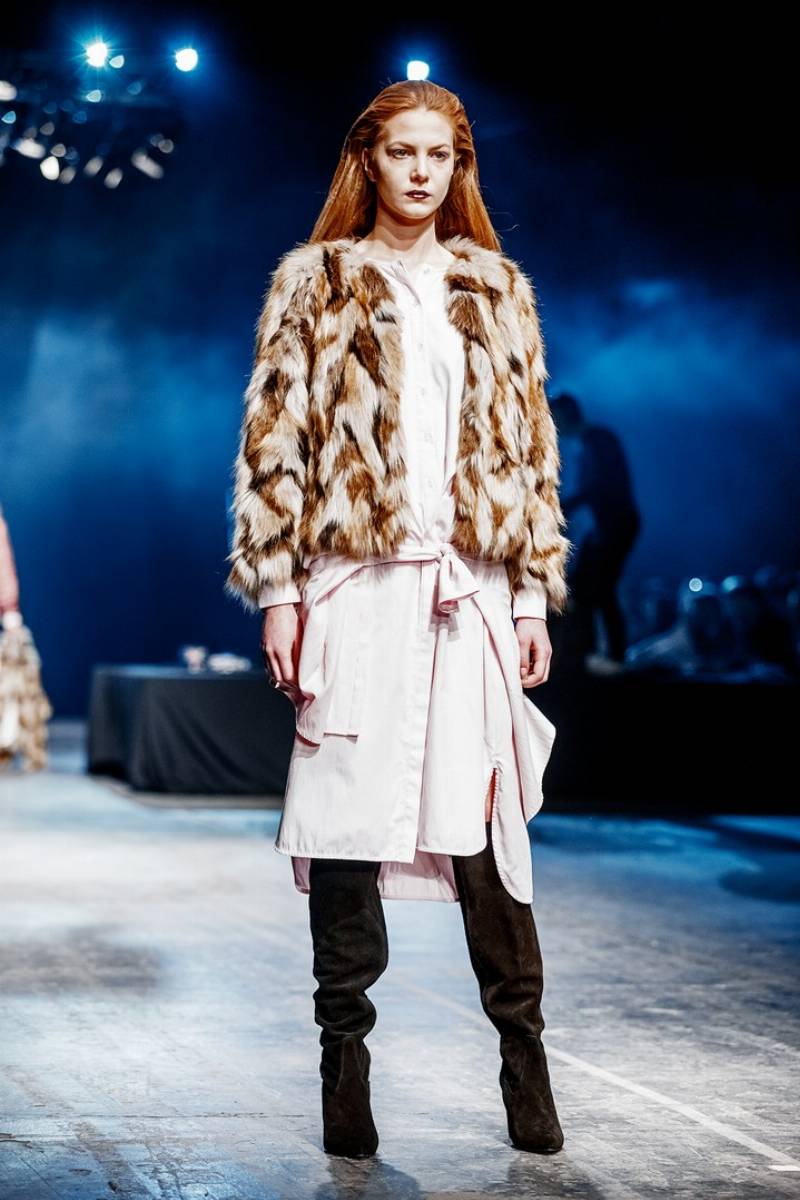 FEMESTAGE Eva Minge AW 16-17 Fashion Week Poland fot. Michał Szlaga (8)
