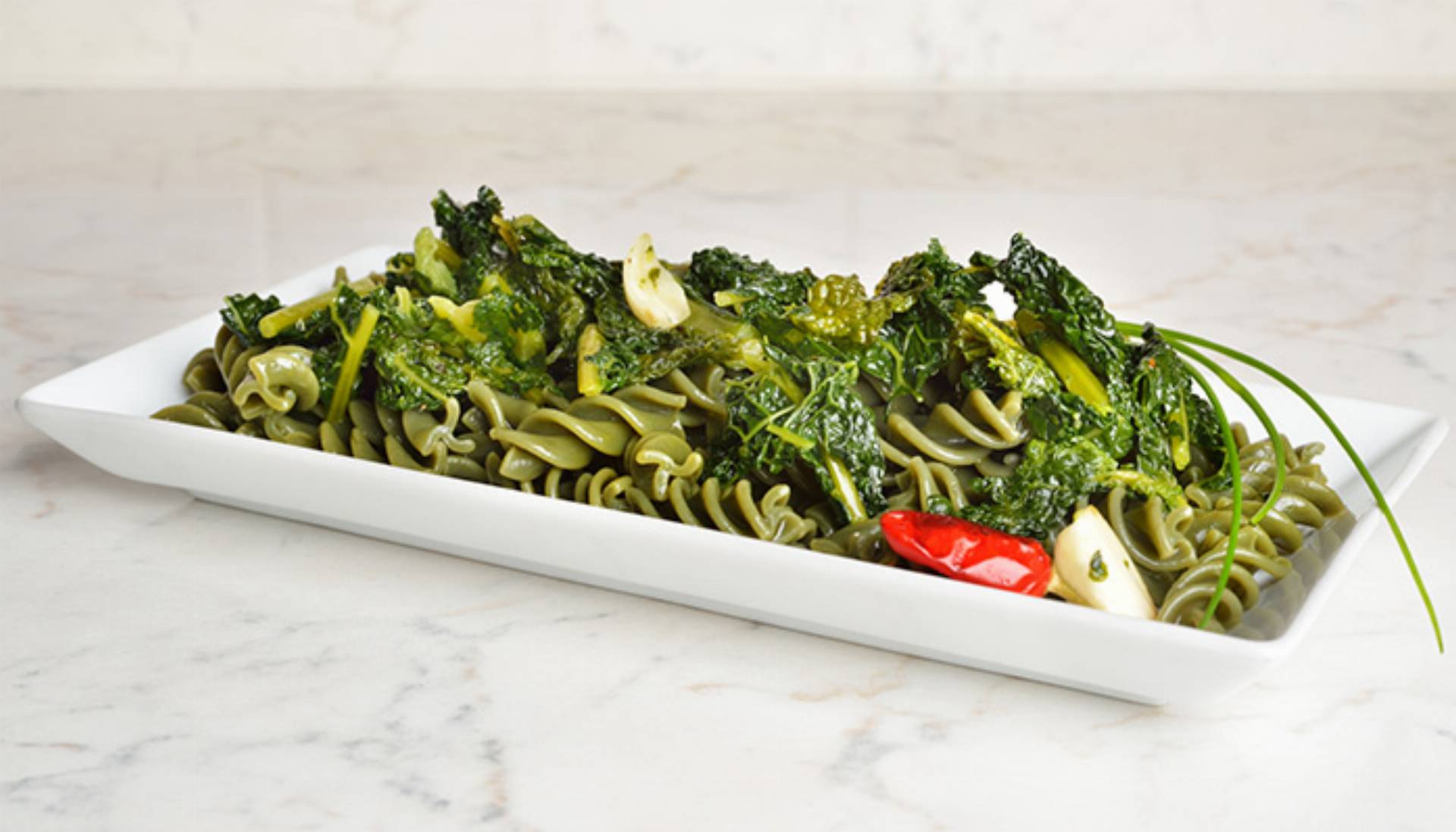 pasta alla spirulina con cavolo nero