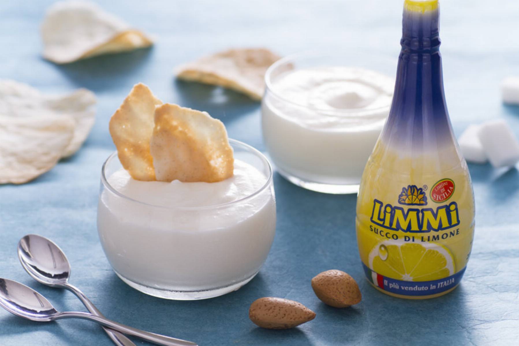 mus_cytrynowy_z_migdalowymi_ciasteczkami