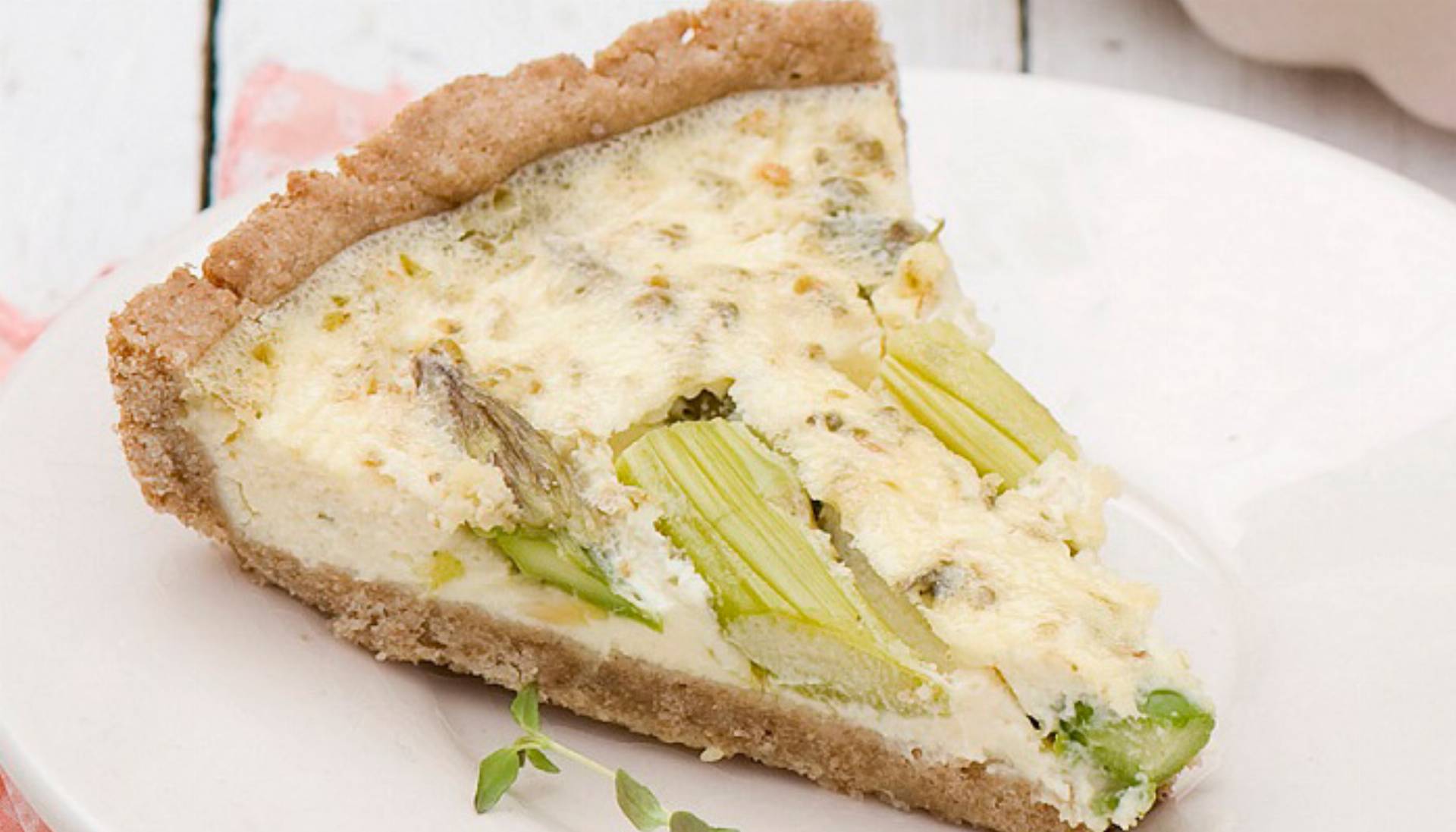 Pełnoziarnista-tarta-ze-szparagami_1