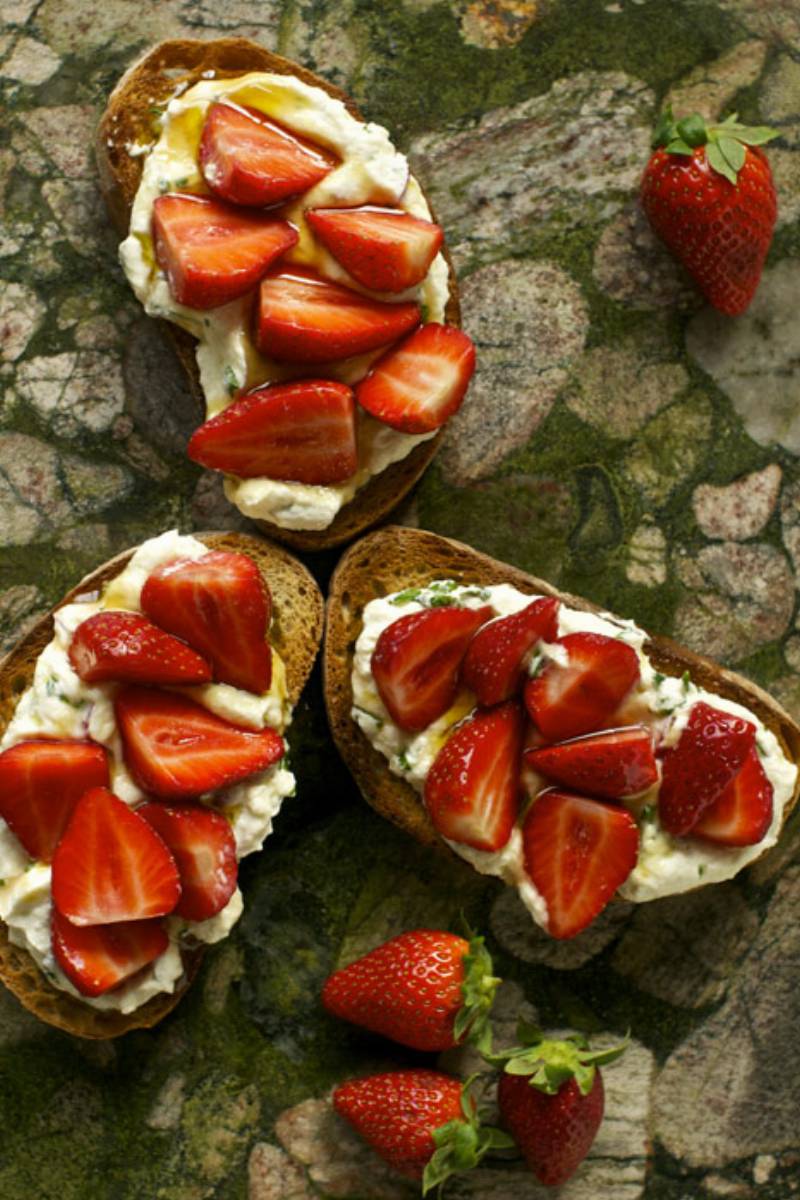 bruschetta-truskawki-i-ricotta