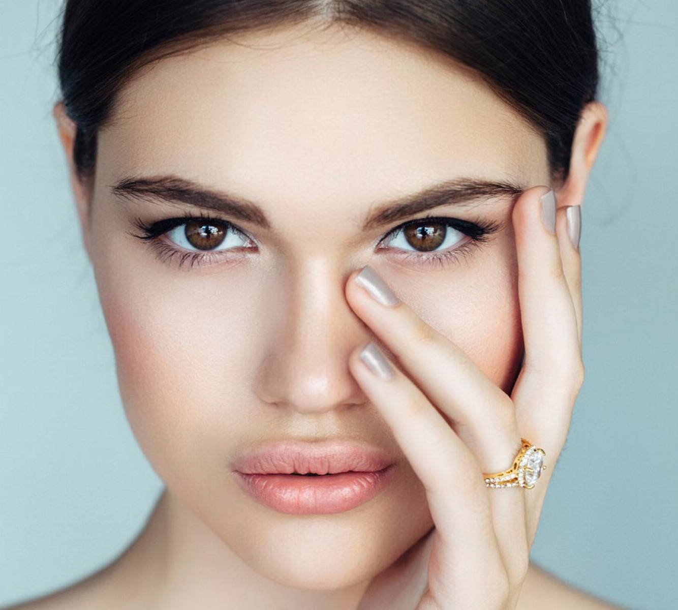 Jak-odmłodzić-okolice-oczu-–-przegląd-zabiegów_2