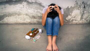 osoba uzależniona od różnych substancji i leków