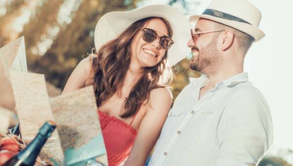 zakochana para na wycieczce