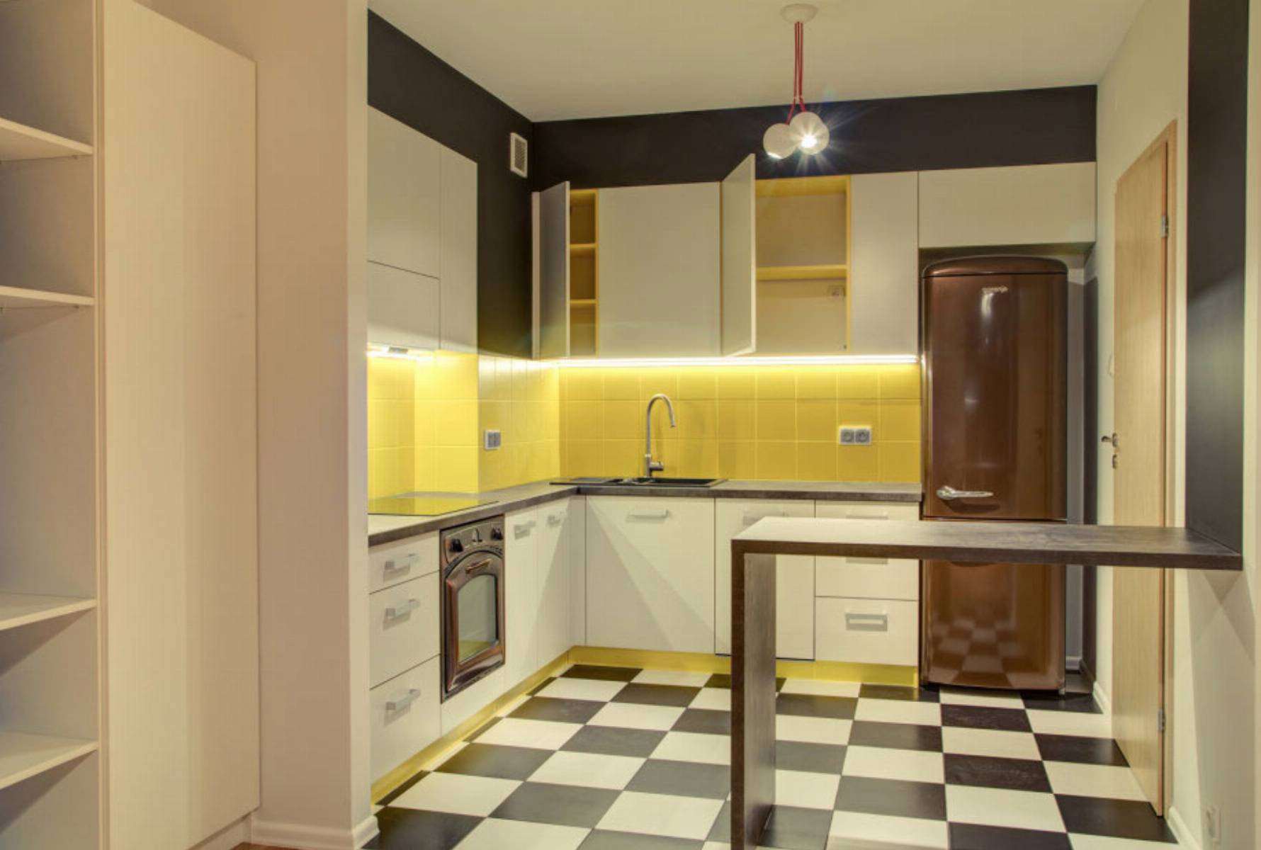 perfect-space-cala-na-bialo-projektant-wnetrz-o-roli-koloru-w-kuchni-2