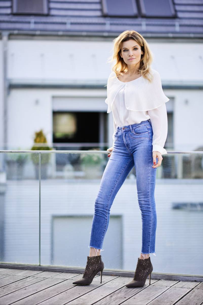 Retouch - On MODEL 1