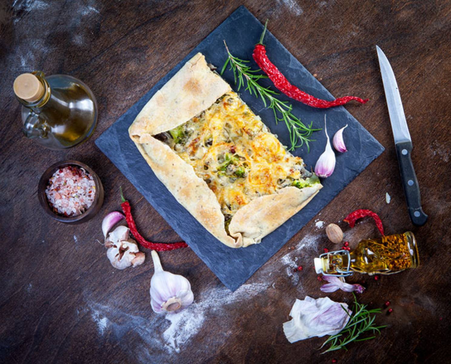 tarta-z-zoltym-serem-brokulami-i-cebula