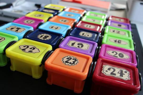 jak zrobić kalendarz adwentowy z recyklingu