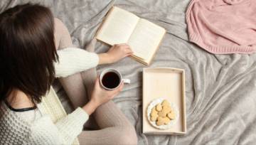 Życie w stylu hygge – jak zwolnić tempo i znaleźć chwilę dla siebie?