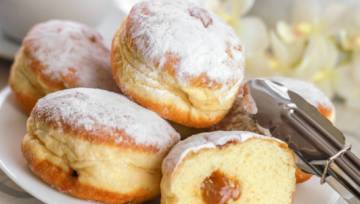 Na Tłusty Czwartek: pączki z nadzieniem ze złotych owoców z odrobiną chilli
