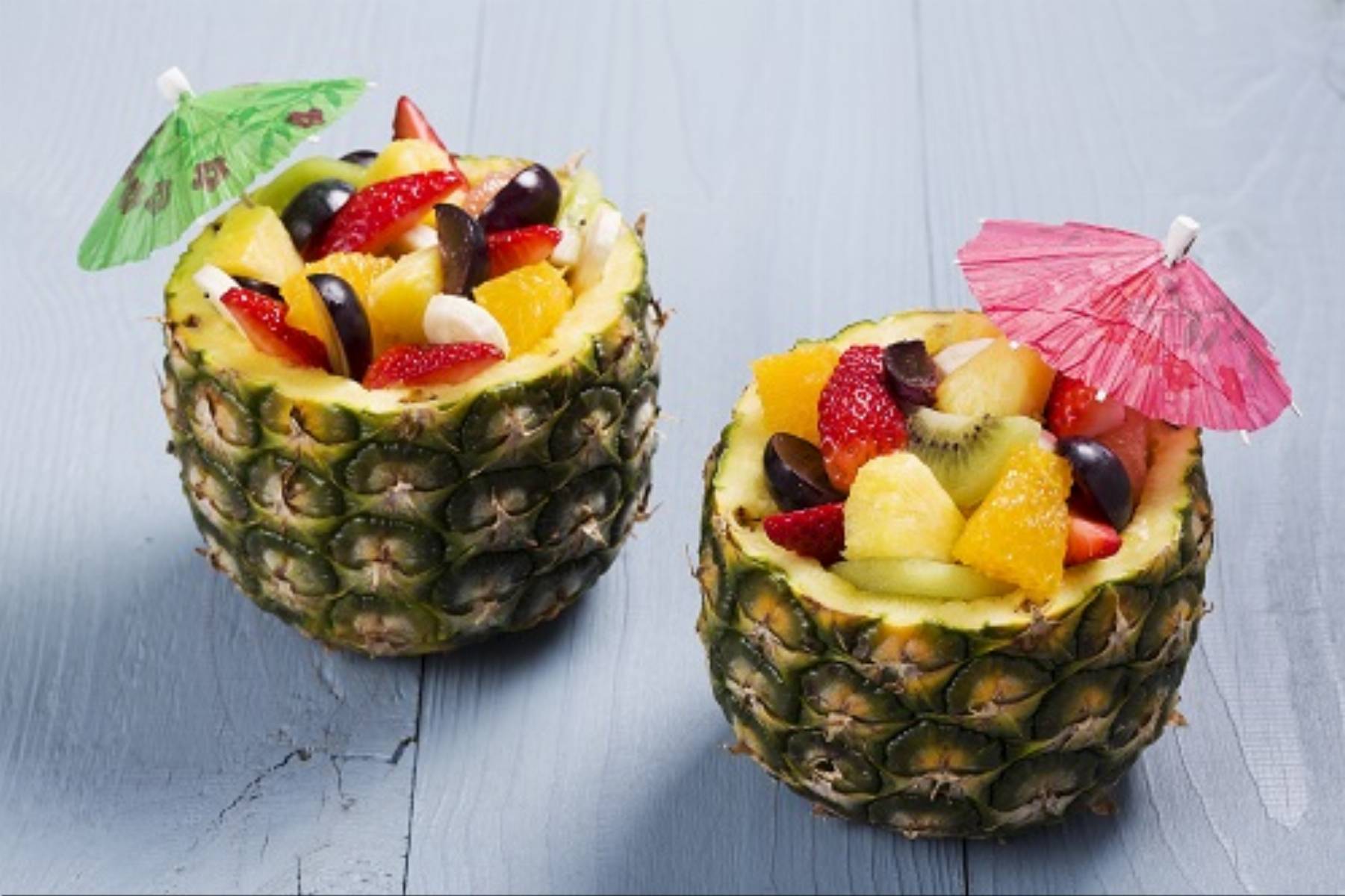 słodki deser w ananasie