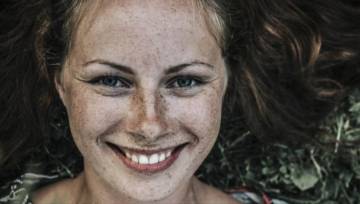 Tatuowane piegi – nowy hit na Instagramie