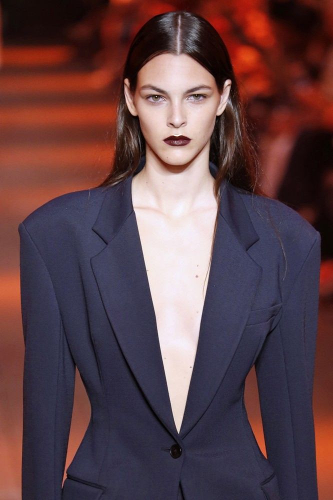 stylowy makijaż ust - jak dobrać kolor szminki do typu urody