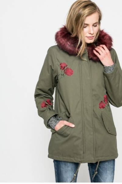 Parka z haftowanymi różami i futrzanym kołnierzykiem - Answear