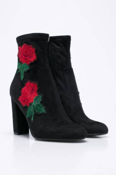 Czarne welurowe botki z haftowanymi różami -  Steve Madden