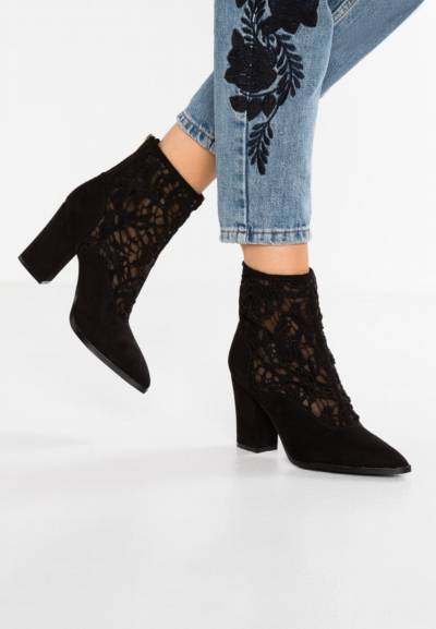 Oryginalne czarne botki z koronką - River Island