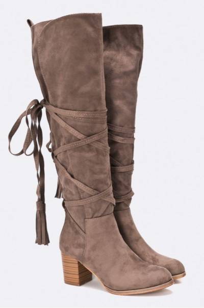 Beżowe kozaki z wiązaniem, na drewnianym słupku - Corina