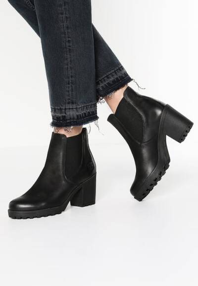 Klasyczne czarne botki na platformie -  Pier One