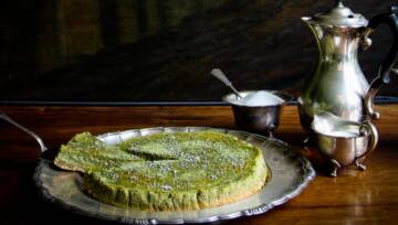 Przepis na sernik z herbatą matcha w kolorze zielonym