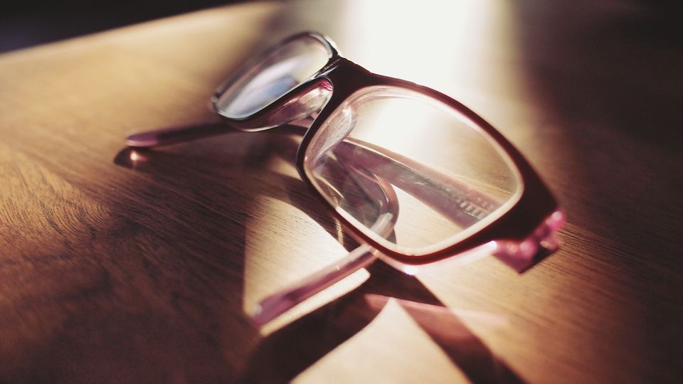 okulary i akcesoria wymagające regularnego czyszczenia i wymiany