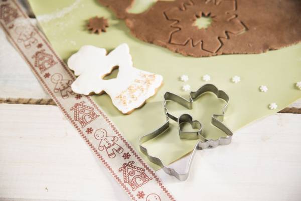 Kuchenne akcesoria na świąteczne pieczenie pierniczków