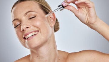 serum do twarzy - apikacja własnoręcznie wykonanego kosmetyku