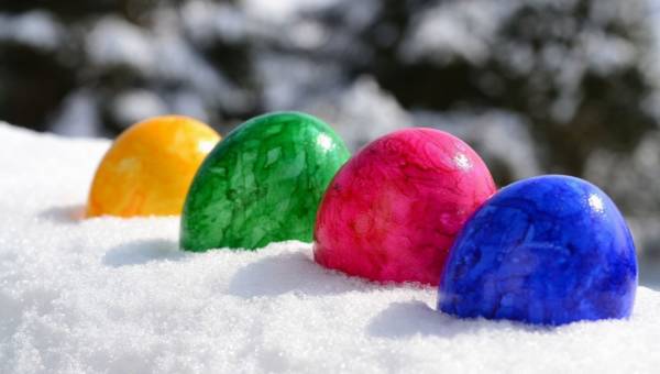3 pomysły na jajka marmurkowe barwione naturalnie