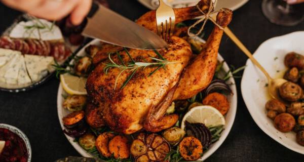 Menu na komunię 2023 - danie główne z ziemniakami puree