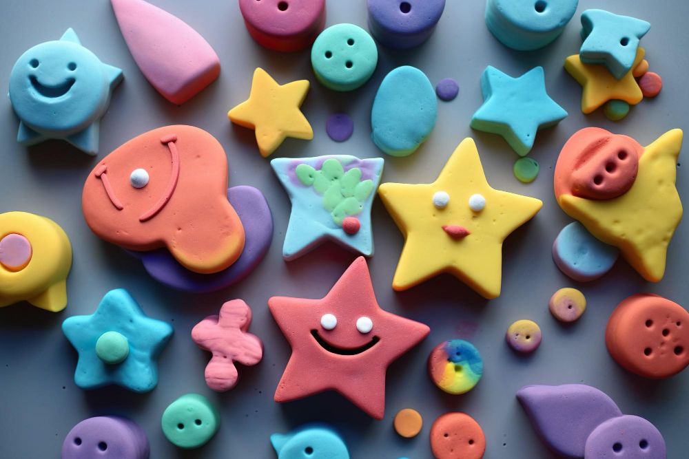 Figurki z barwionej masy solnej