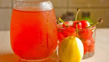DIY: Syrop z czereśni – idealny do deserów i lodów waniliowych!