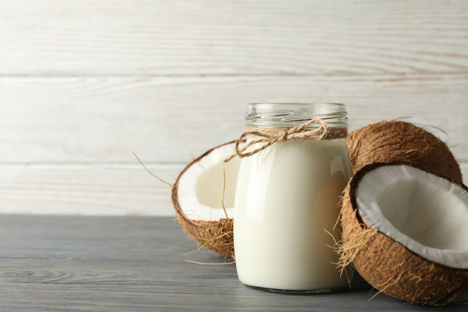 Balsam utrwalający opaleniznę z masła kakaowego i oleju kokosowego fr Balsam utrwalający opaleniznę z masła kakaowego i oleju kokosowego